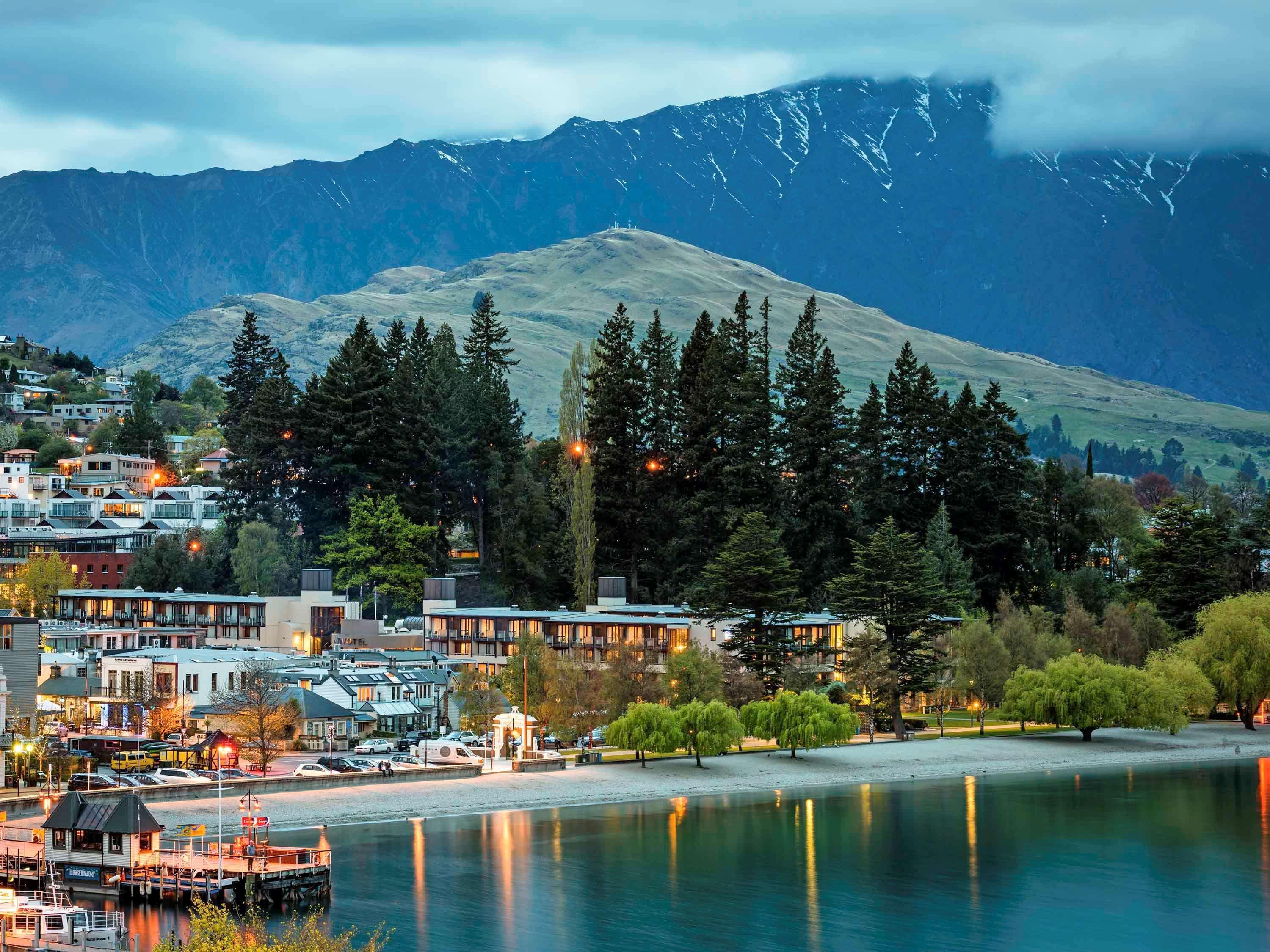 Novotel Queenstown Lakeside Exterior photo