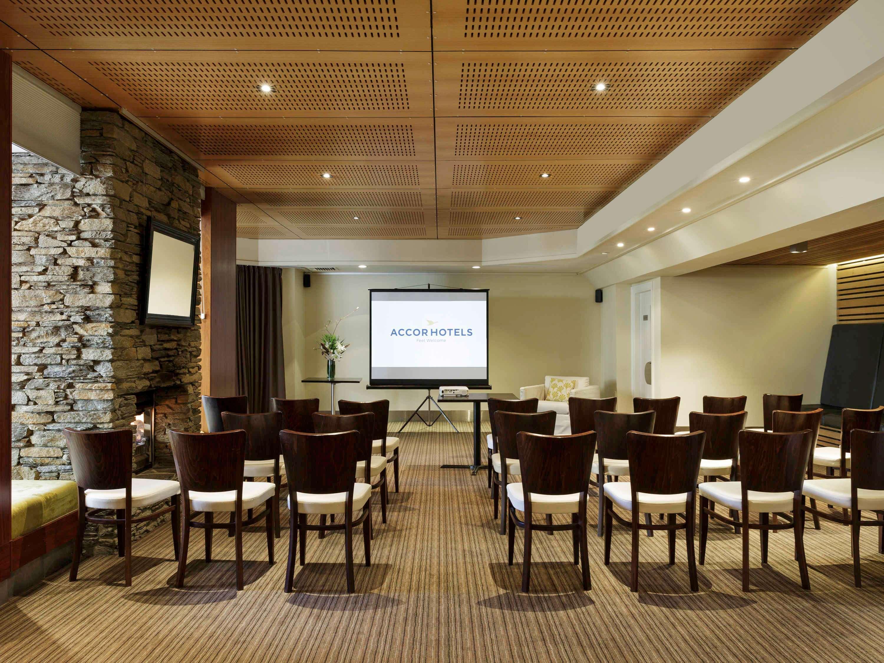 Novotel Queenstown Lakeside Exterior photo