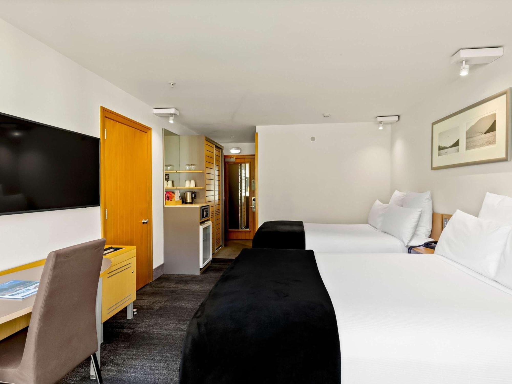 Novotel Queenstown Lakeside Exterior photo