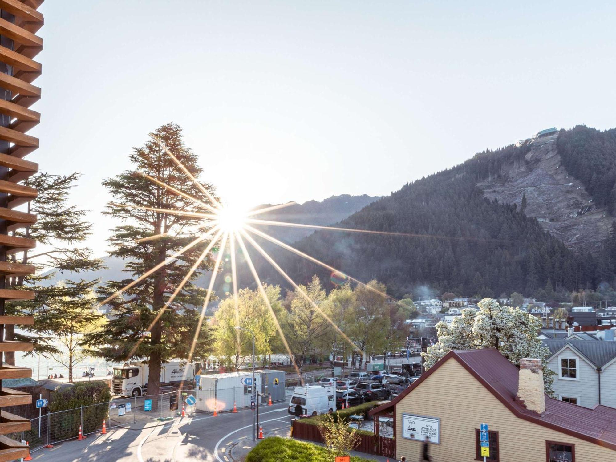 Novotel Queenstown Lakeside Exterior photo