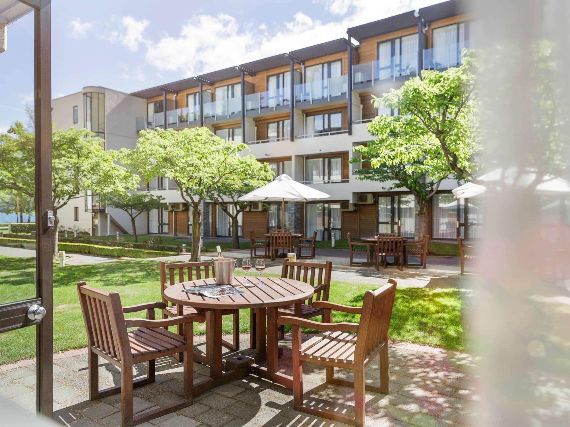 Novotel Queenstown Lakeside Exterior photo