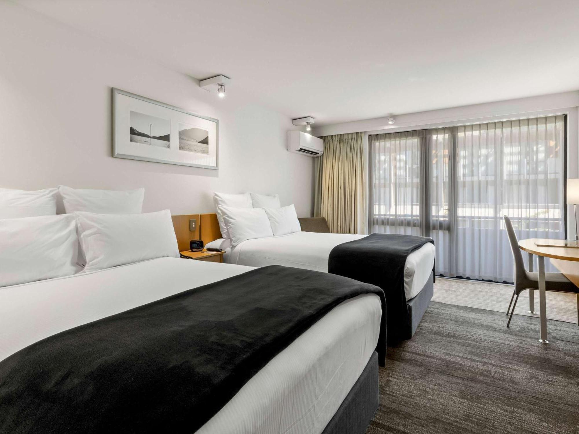 Novotel Queenstown Lakeside Exterior photo
