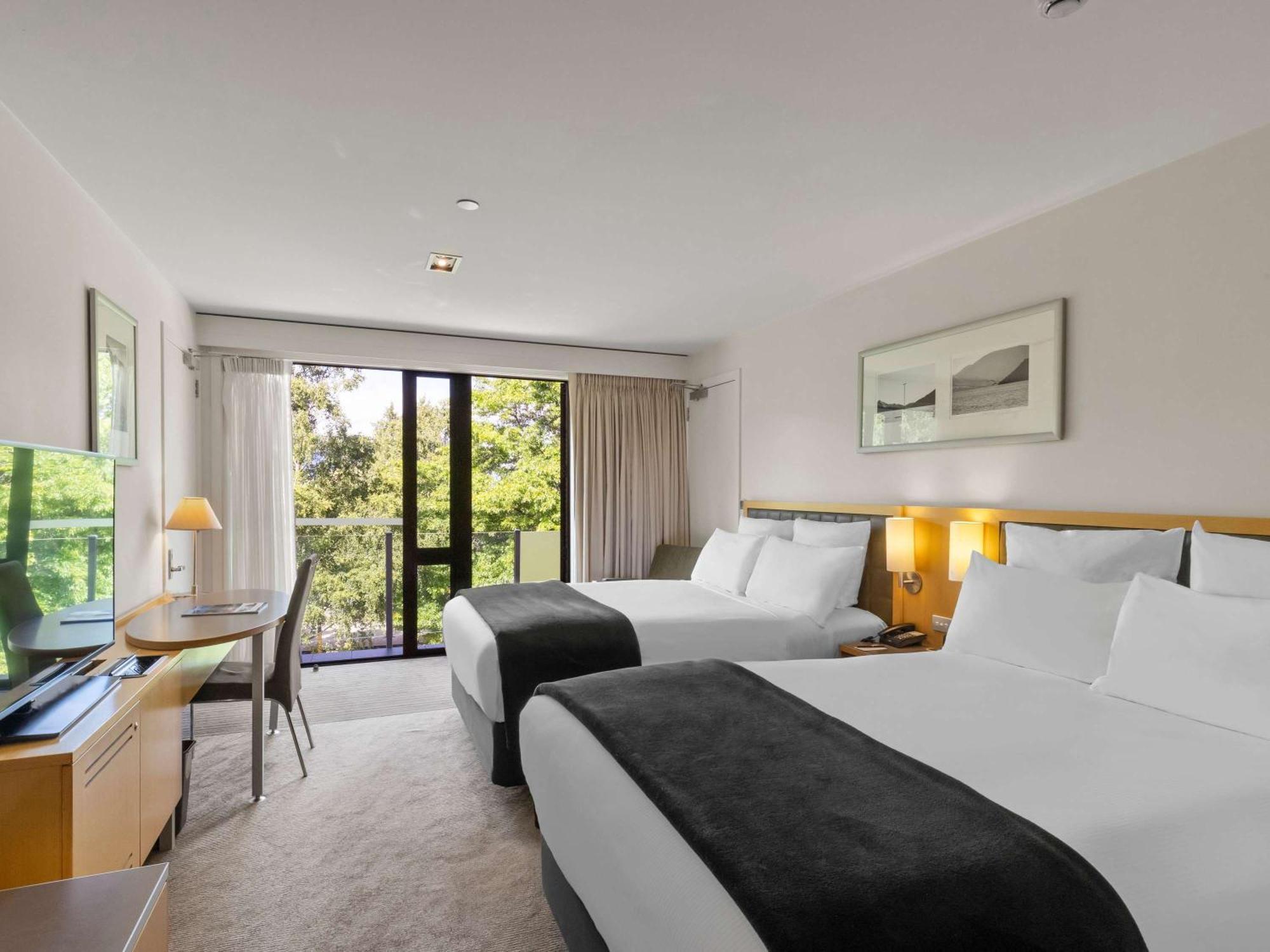 Novotel Queenstown Lakeside Exterior photo