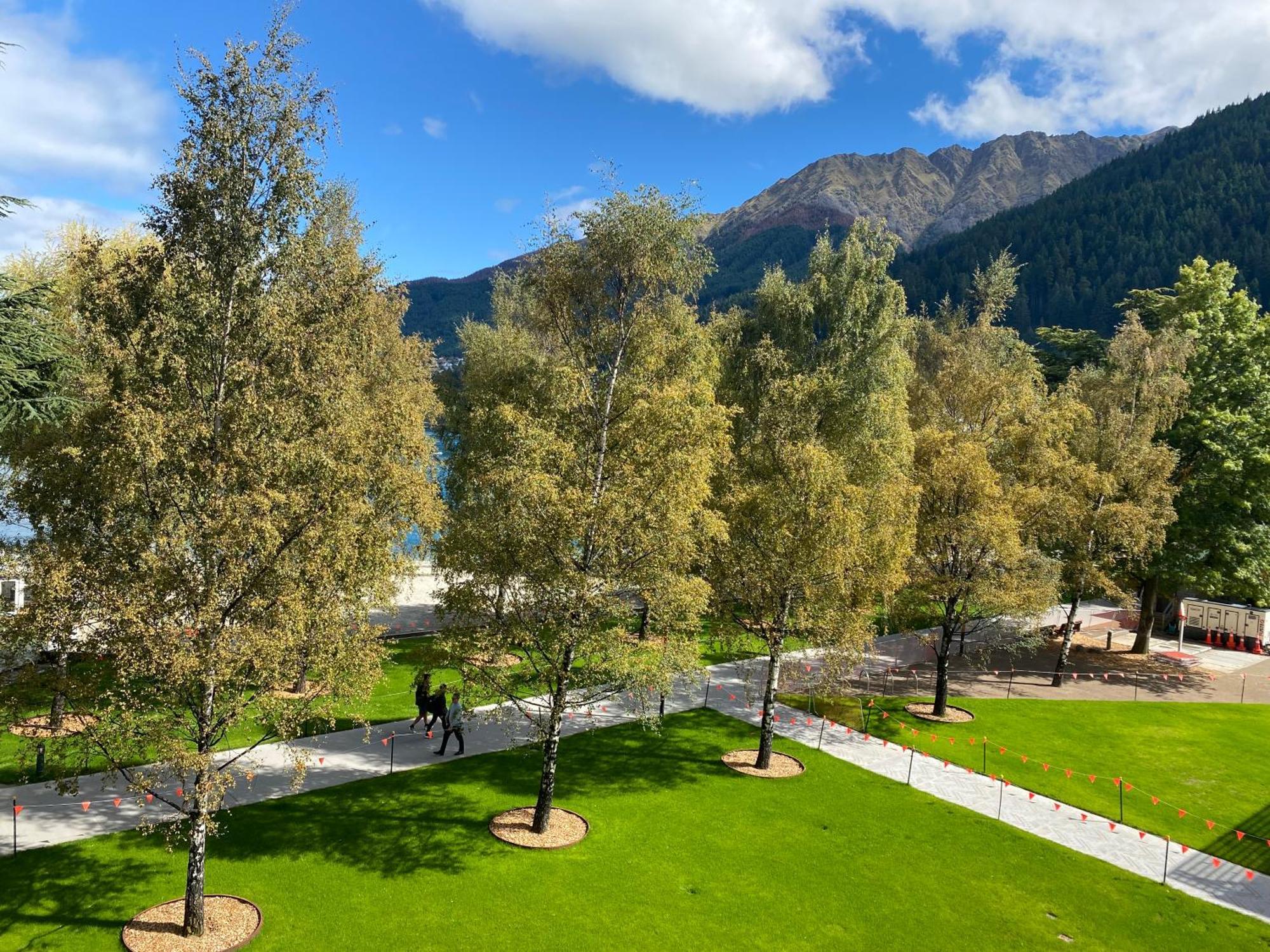 Novotel Queenstown Lakeside Exterior photo