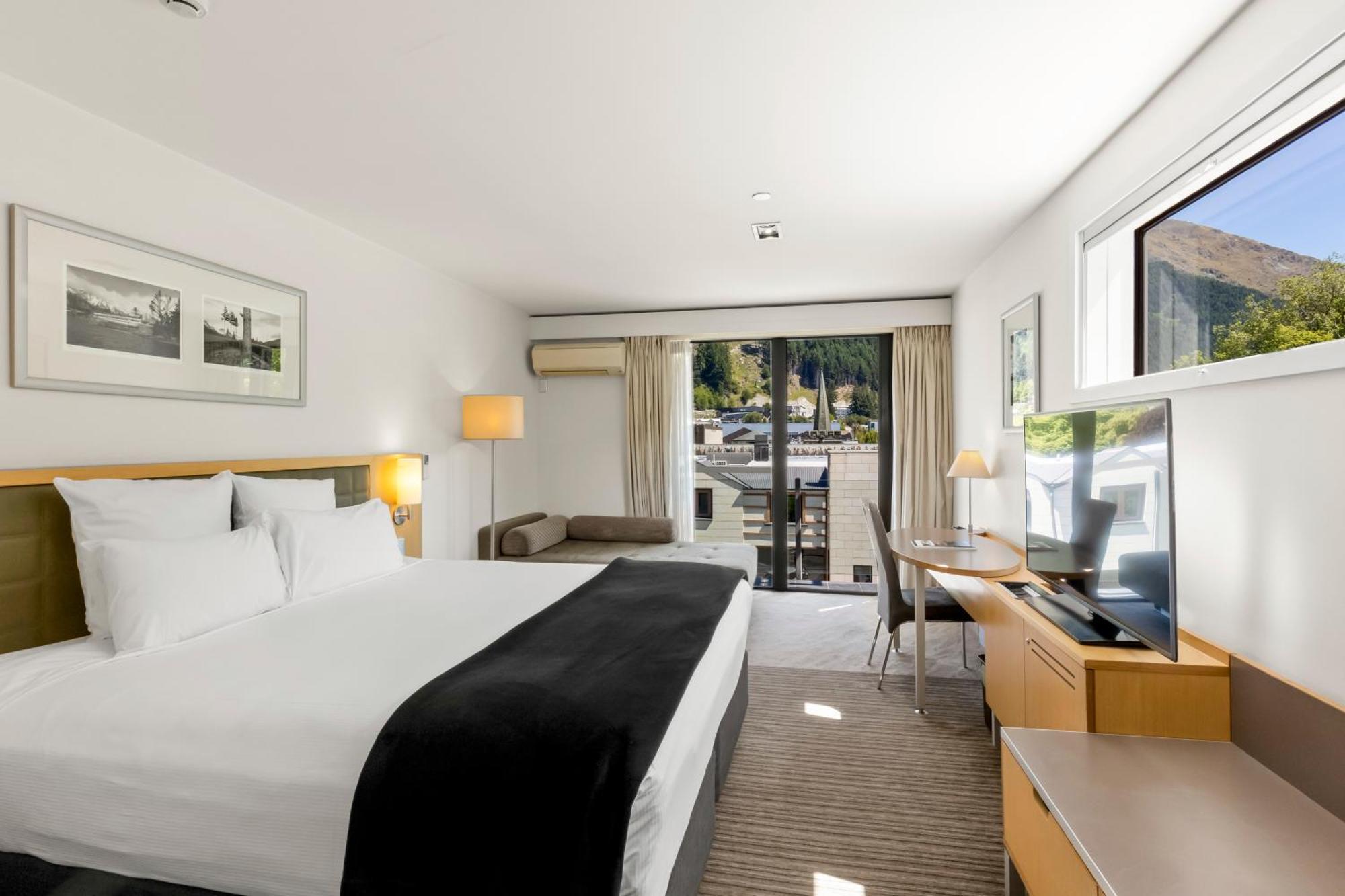 Novotel Queenstown Lakeside Exterior photo